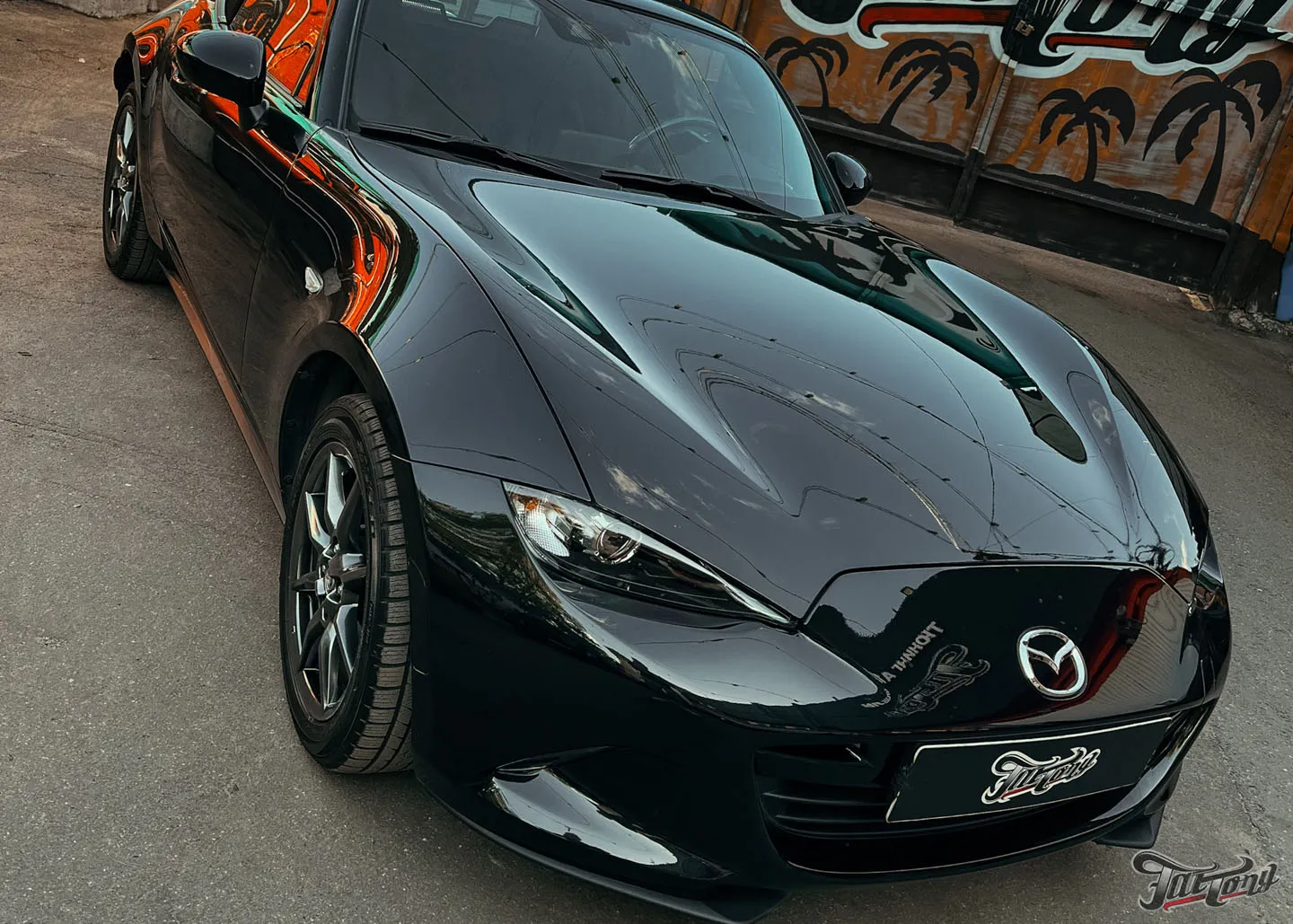 Окрасили бампера и оклеили Mazda MX-5 в глянцевый полиуретан